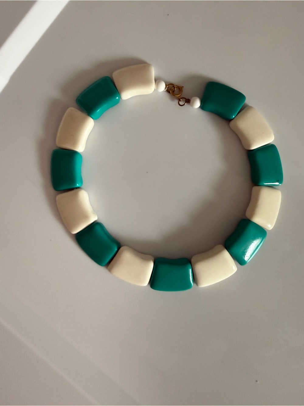Vintage 1980s Mod Chunky Acrylic Choker Necklace Teal Green & Cream White Block